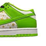 Nike SB Dunk Low Supreme Stars Mean Green