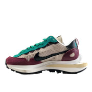 Nike Vaporwaffle Sacai Villain Red Neptune Green